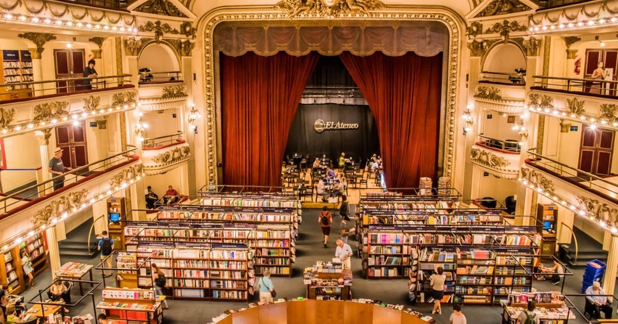 Cafés e Livrarias