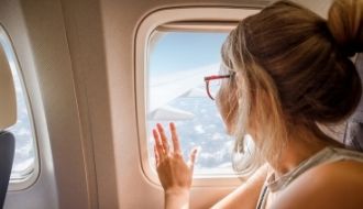 Documentos para viajar de avião no Brasil: checklist completo