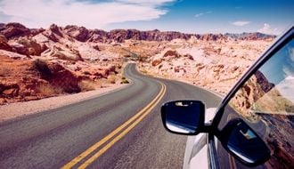 Brasileiro pode dirigir nos EUA? Entenda as regras americanas!