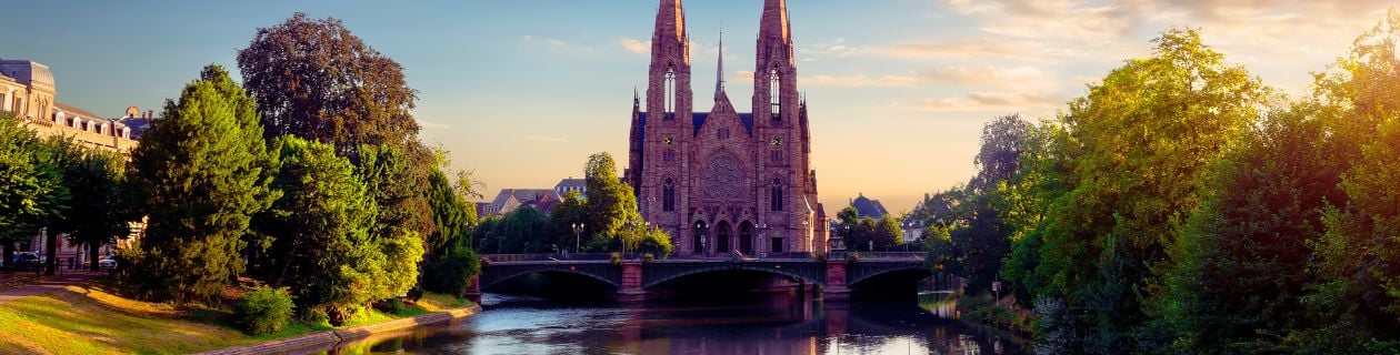 Seguro Viagem para França | Allianz Travel